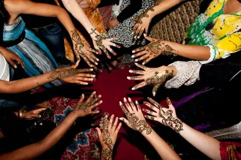 Henna Artist